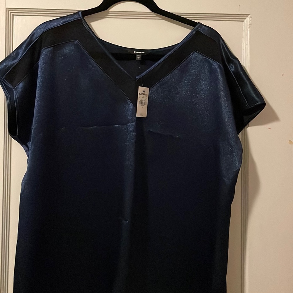 Really beautiful midnight blue blouse!